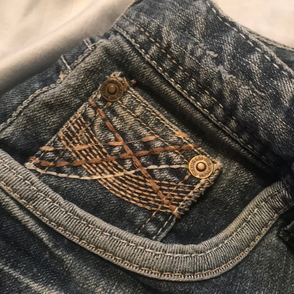 Shorts - Picture 3 of 4